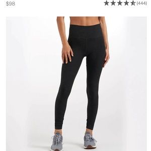 Black Heather Vuori Clean Elevation